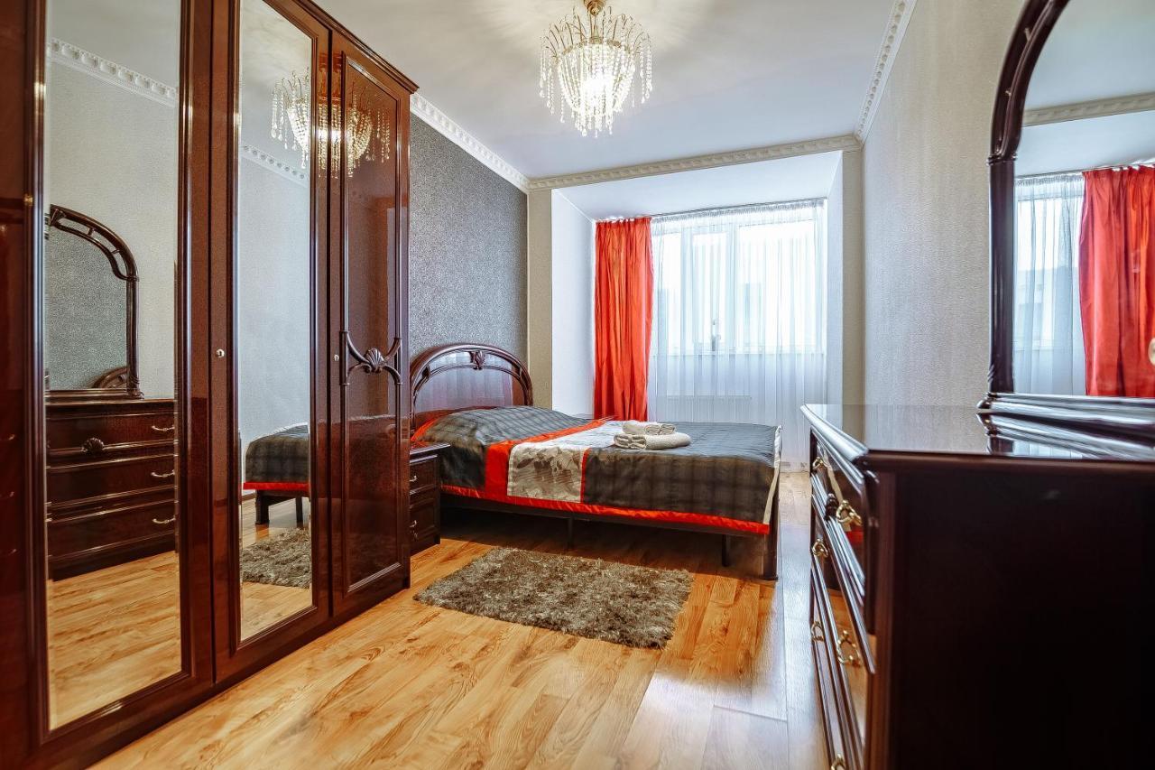 Two Bedroom Apartment On Syganak Street 64-1 Astaná Exterior foto